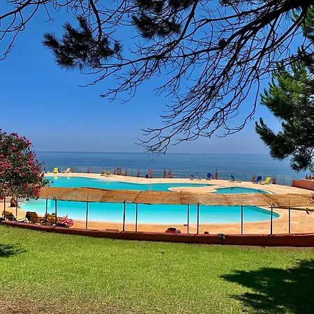 Casa Da 86 - 2 Bedrooms & Seaview Town House , Salt Water Pool , Wifi