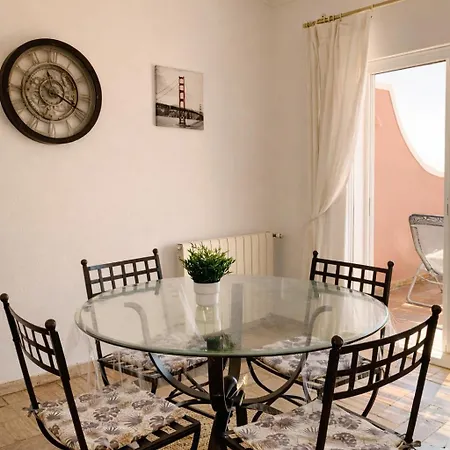 Casa Da 86 - 2 Bedrooms & Seaview Town House , Salt Water Pool , Wifi בית נופש
