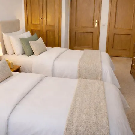 Casa Da 86 - 2 Bedrooms & Seaview Town House , Salt Water Pool , Wifi *