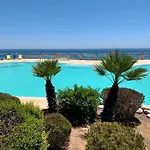 Casa Da 86 - 2 Bedrooms & Seaview Town House , Salt Water Pool , Wifi