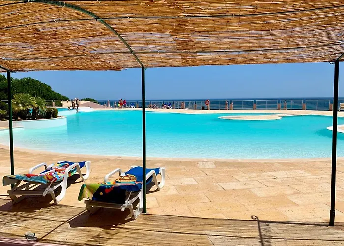 Casa Da 86 - 2 Bedrooms & Seaview Town House , Salt Water Pool , Wifi